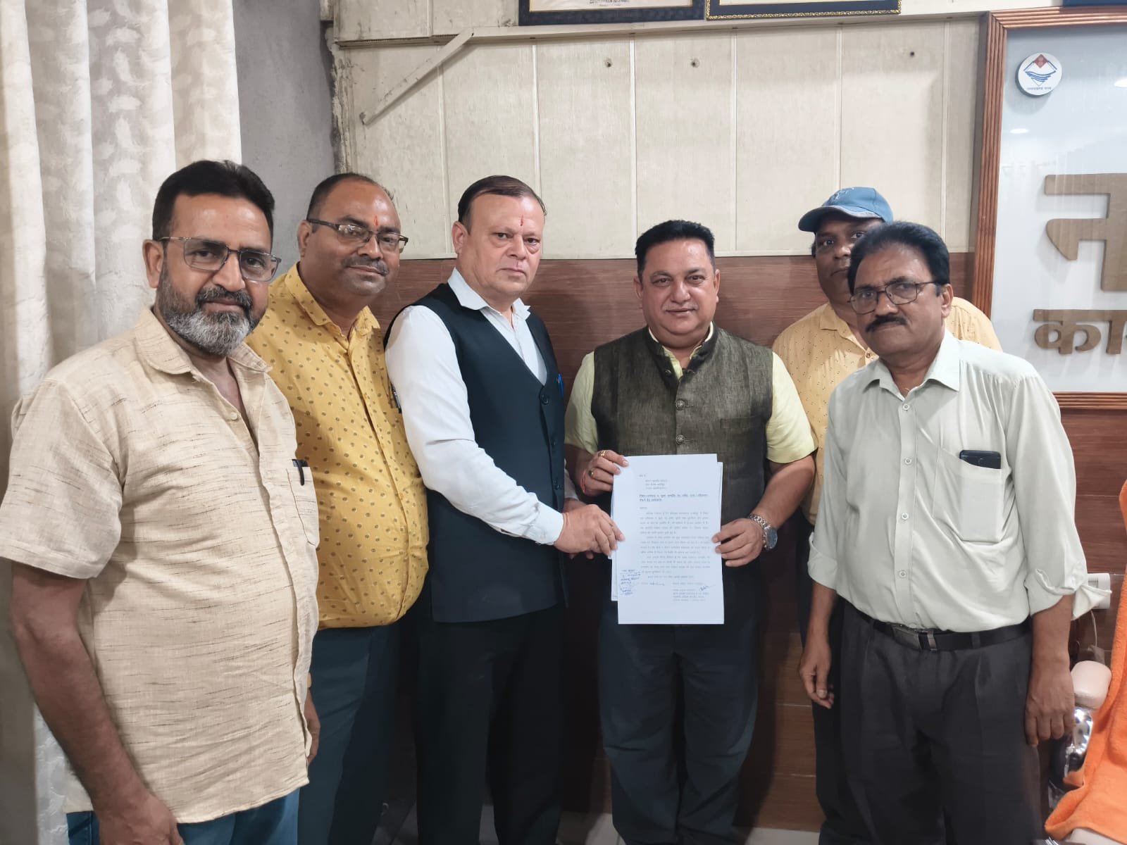 कटोराताल स्थित रुहेला धर्मशाला व कुएं के जीर्णोद्धार की मांग, मेयर को सौंपा ज्ञापन