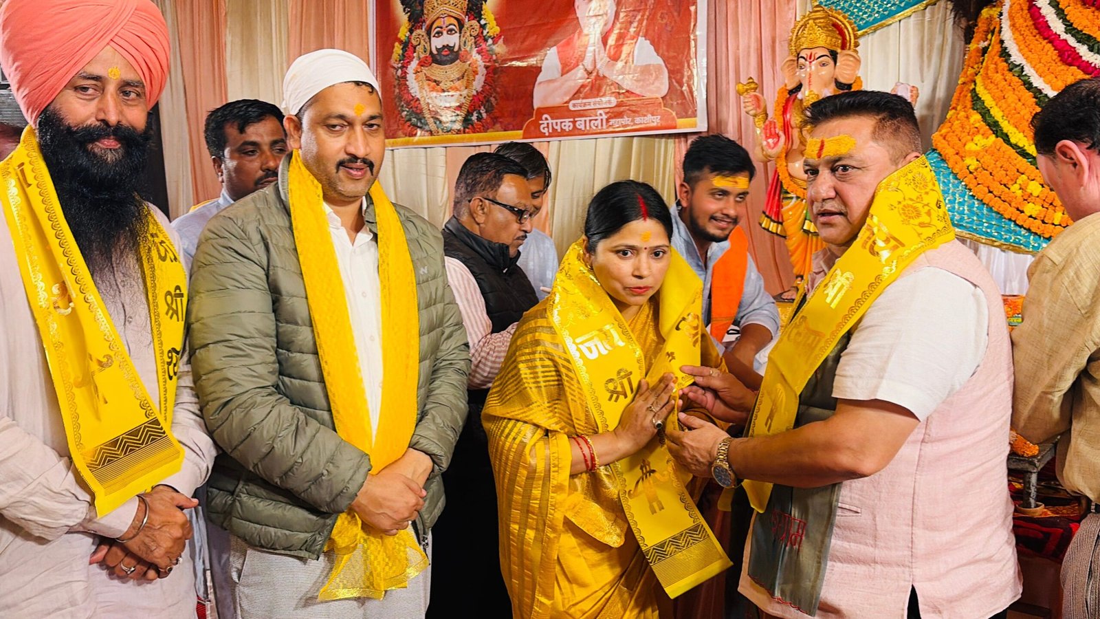 भजन संध्या में खाटू श्याम के भजनों पर झूमे हजारों श्रद्धालु, महापौर दीपक बाली ने खुद परोसा प्रसाद